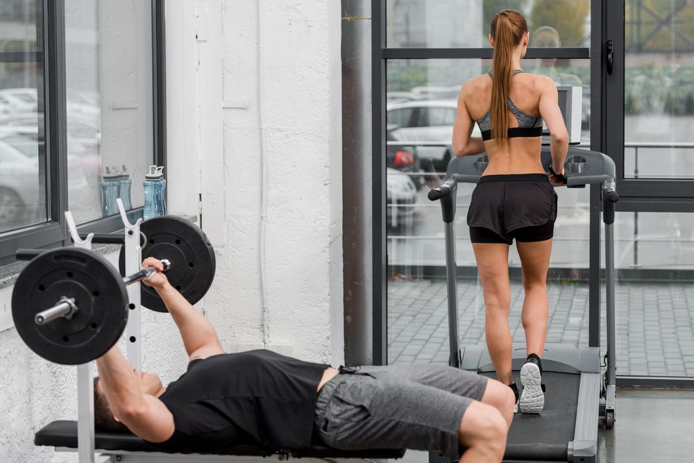 Cardio vs. pesas: qué elegir según tu objetivo